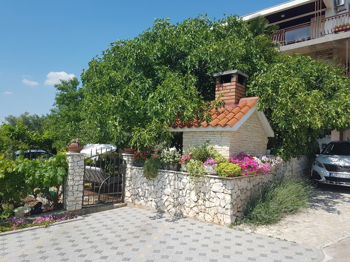 Apartment Adis Šibenik Exterior foto